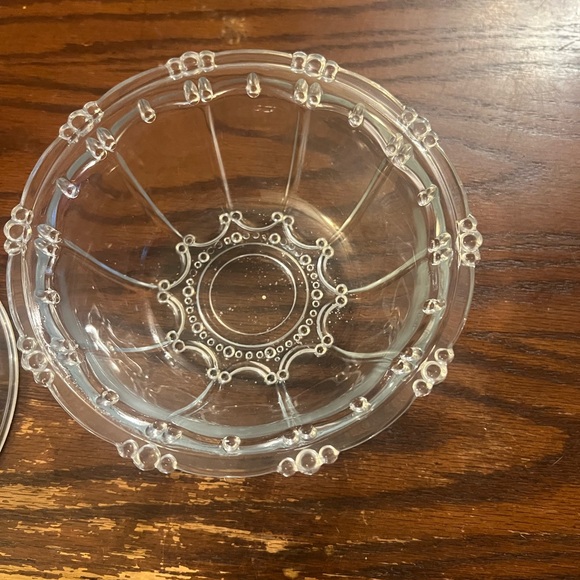 Vintage Elegant Clear Glass Lidded Dish - Picture 2 of 5